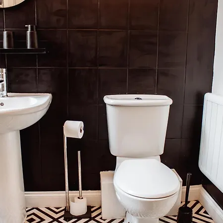 Modern Bright Spacious Flat * 哈罗盖特