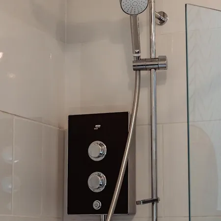 Modern Bright Spacious Flat 公寓