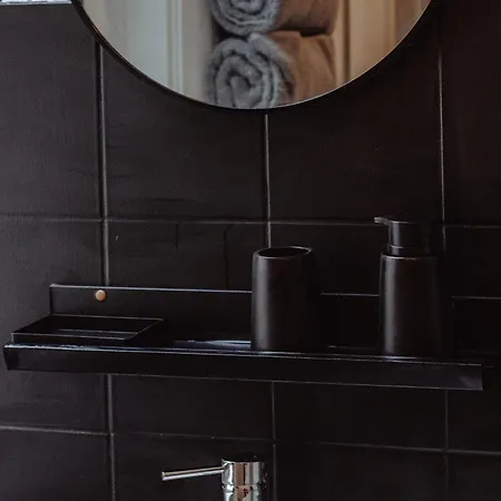 Modern Bright Spacious Flat 公寓