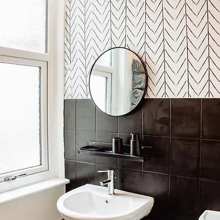 Modern Bright Spacious Flat 公寓 *