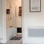 Modern Bright Spacious Flat Harrogate