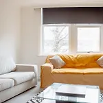Modern Bright Spacious Flat