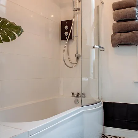 شقة Modern Bright Spacious Flat *